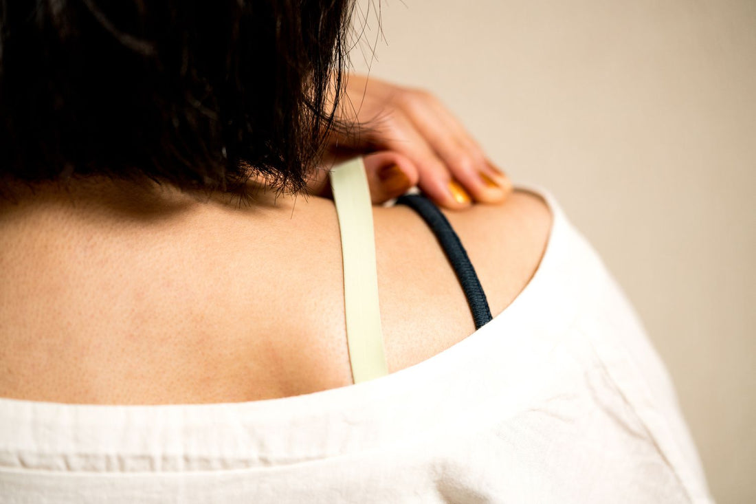 How to Hide Bra Straps: No More Visible Straps DIANA How to Hide Bra Straps: No More Visible Straps DIANA