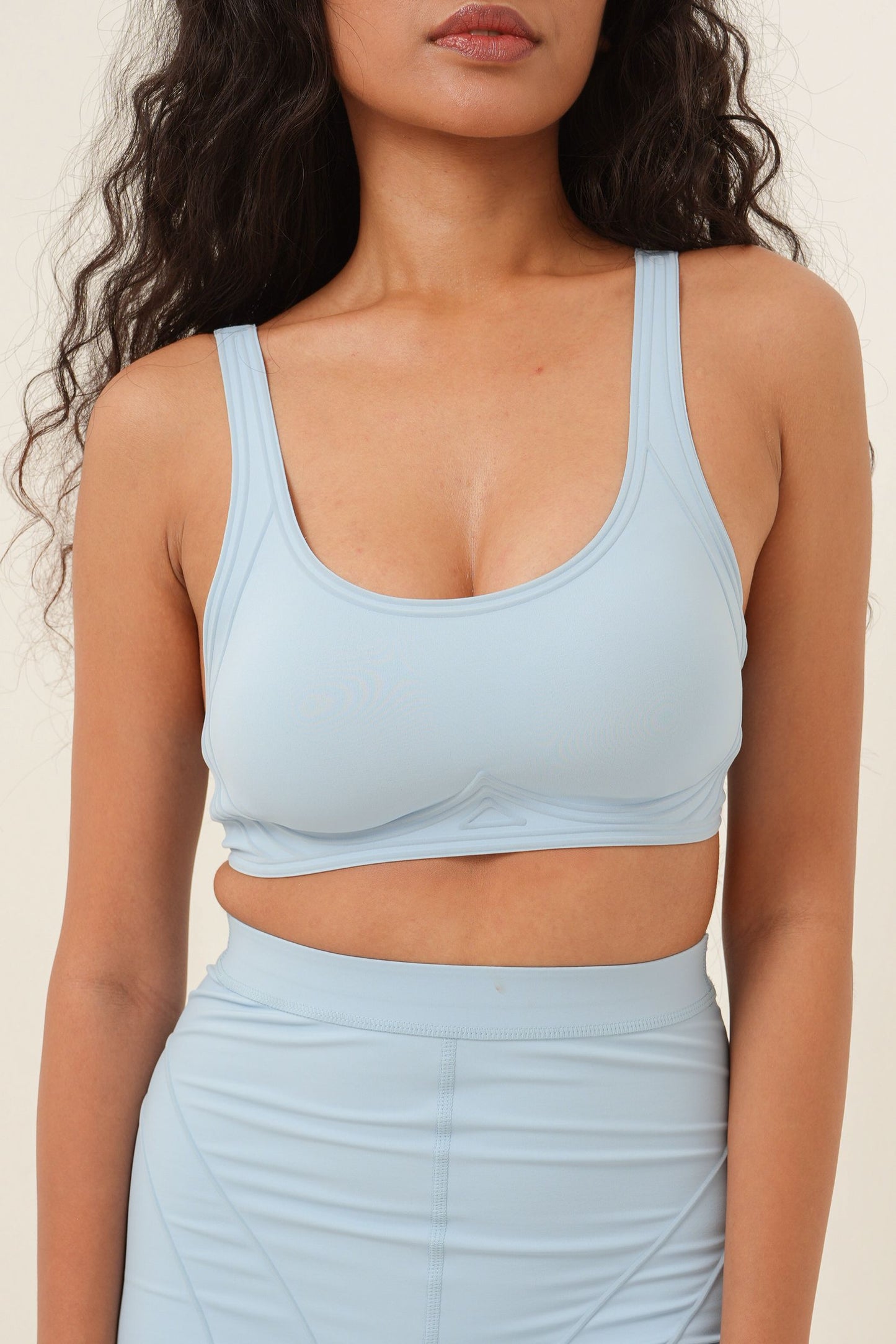 Atasan Olahraga Leher Bulat Sculpting Line Comfort - Biru Muda