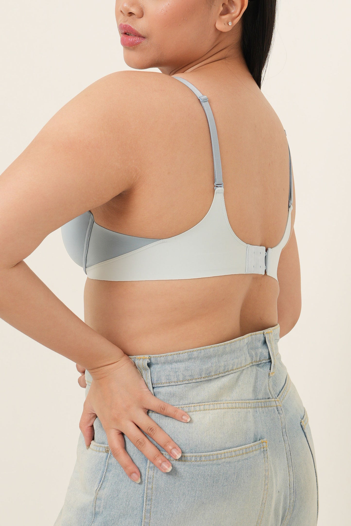 Bra Pengangkat Payudara Tak Terlihat - Ashley Blue &amp; Baby Blue